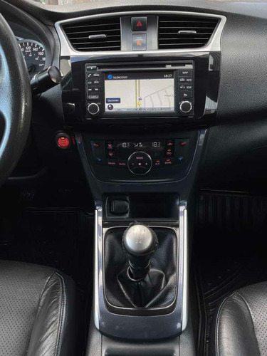 Imagen 13 de 15 de Nissan Sentra 2017 1.7 Sr Turbo Mt