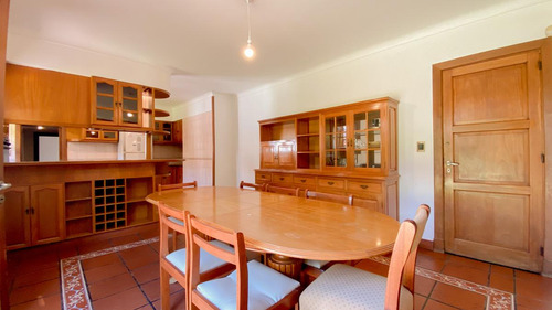 Chalet En Venta En El Barrio Stella Maris, Mar Del Plata
