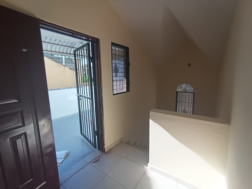 Imagen 7 de 30 de Vendo Casa De Oportunidad En Autopista De San Isidro 3 Habitaciones Principal Con Baño, Baños Común Sala Comedor Cocina Terraza, Cuarto De Servicio Con Baño Galería Marquesina. Cisterna 152 Metros