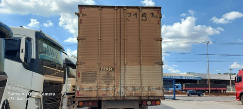 Baú Randon Com Pneus