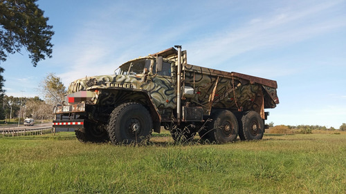 Camion Ural 6x6, Con Volcadora.
