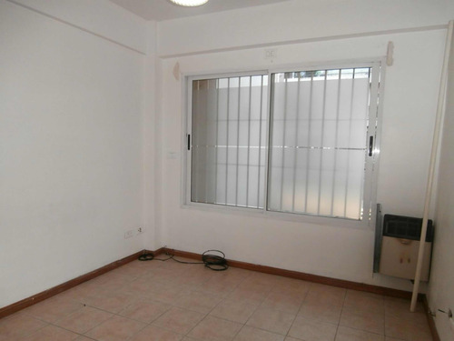 Venta Ph Pb - C/ Cochera, Pileta Y Lavadero Indepe.