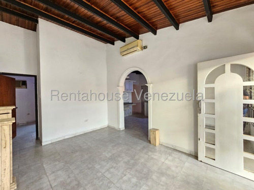 Casa En Venta La Morita I Urb Los Sauces Maracay 25-18599 Apd