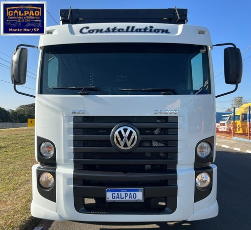 Imagem 2 de 15 de Vw 24.250 (2009) Truck 6x2 Sider