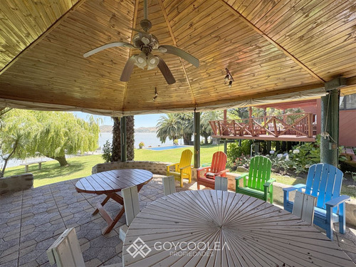 Casa En Venta De 6 Dorm. En La Estrella