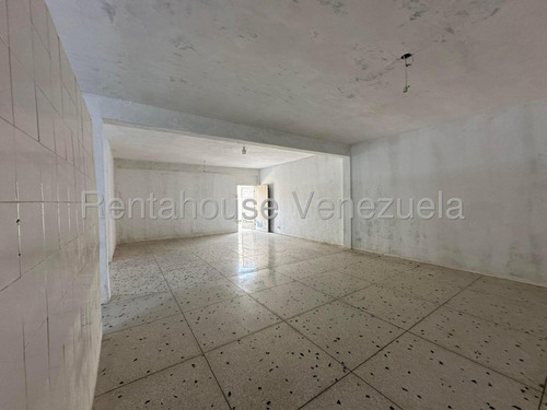 Local Comercial En Alquiler En Cc Regional Turmero Alto Trafico Ubicacion Excelente Al Lado De Supermercado Estef 25-17432