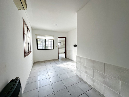 Casa En Alquiler En Bernal Este, Bernal, Quilmes