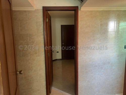 Maritza Lucena Vende Apartamento Amoblado Este Barquisimeto.