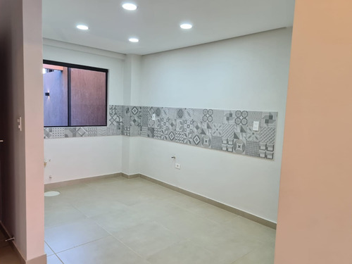 Imagen 3 de 15 de Dúplex En Mariano Roque Alonso Paraguay De 3 Dormitorios 1 Suite Con Parrilla Pisos De Porcelanato