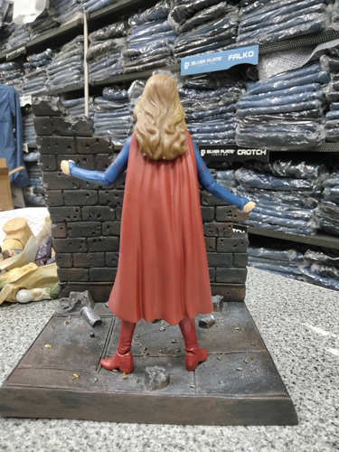 Dc Multiverse Supergirl / Melissa Benoist, Doomsday Wave!! (Usado)