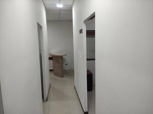 Imagen 3 de 11 de Oficina En Alquiler Torre Bod Valencia Fatima Pestana 0424-1621777 Cod 138949