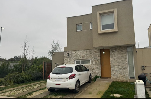 En Venta Cómoda Casa Ubica En Excelente Sector De Peñablanca