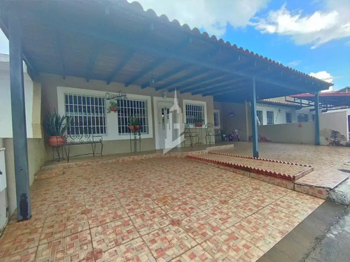 Casa En El Conjunto Residencial Las Villas, Terrazas Del Caroní