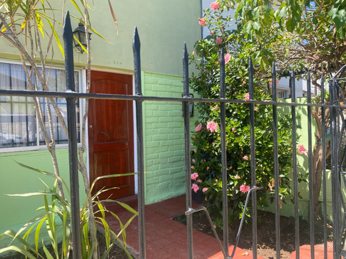 Soleada Casa Con Excelente Ubicación