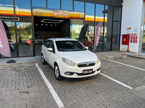 Fiat Grand Siena 1.6 16v Essence Flex Dualogic 4p