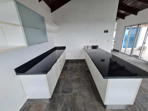 Se Renta Hermoso Penthouse Nuevo En Bella Vista