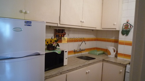 Apartamento En Aidy Grill, 2 Dormitorios *- Ref: 49373