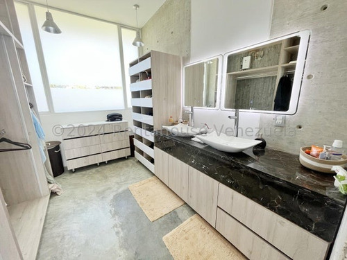 Ofrecemos En Alquiler Exclusivo Y Elegante Loft Ubicado En Oripoto 24-14767