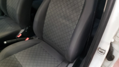 Imagen 16 de 22 de Volkswagen Fox 5p Confort Pack 2015