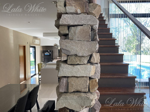 Casa En Venta En Saint Thomas Este, Canning