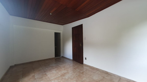 Vendo Apartamento No Bairro Castália - 4064