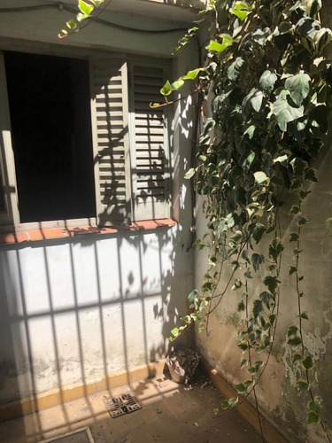 Venta Ph 2 Ambientes A Refaccionar Lanús