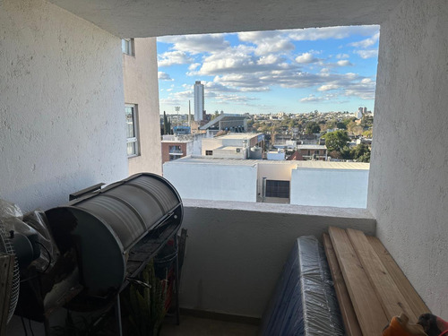 Venta Departamento 1 Dorm, Alberdi Sobre Av Colon.