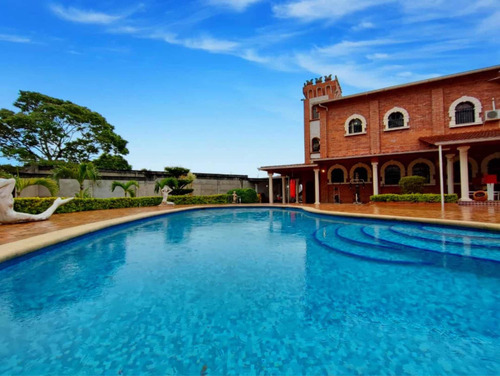 Imagen 14 de 19 de Jcs Hermosa Propiedad En Venta. Pueblo Nuevo