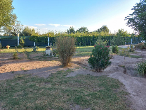 Casa Quinta En Venta - 2 Dormitorios 1 Baño - Mendoza
