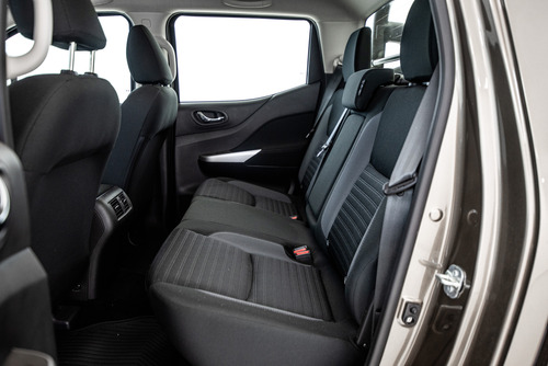 Renault Alaskan 2.3 Dci 4x4 Intens Noir At -precio Meli