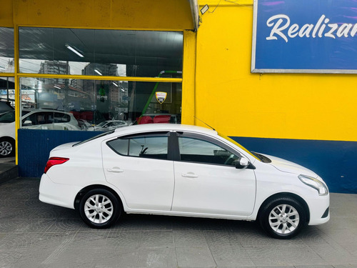 Nissan Versa 16SV CVT
