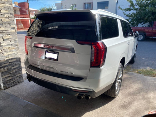 GMC Yukon Yukon Denali XL.