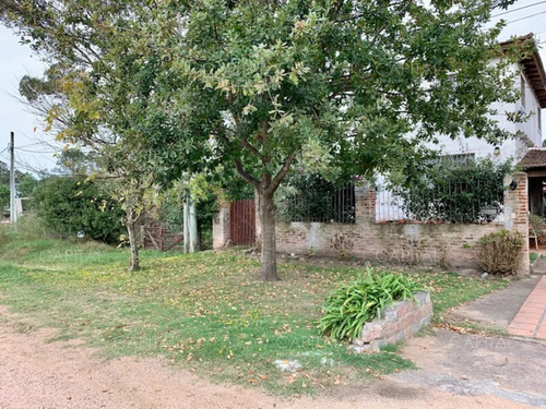 Oportunidad. Venta De Casa A Una Cuadra De La Playa En Buena Zona De Balneario Buenos Aires