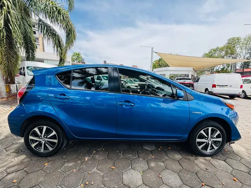 Toyota Prius 2021