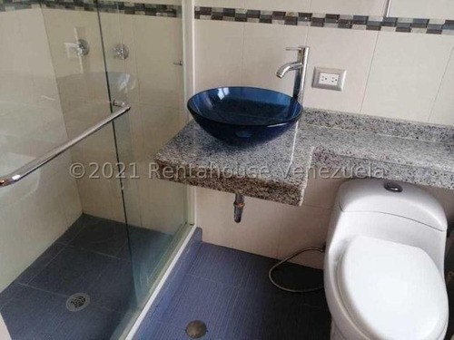 Imagen 22 de 30 de Mls #22-12709 Bella Quinta Con Amplios Espacios, En Calle Cerrada Con Vigilancia Las 24 Horas, Excelente Seguridad, 8 Puestos De Estacionamiento, Cerco Eléctrico, Amplio Deposito, Bello Jardín. Afm
