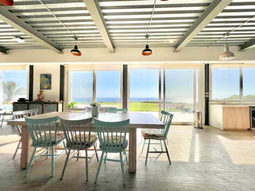Sólida Casa En Venta Con Preciosas Vistas Al Mar, Zapallar