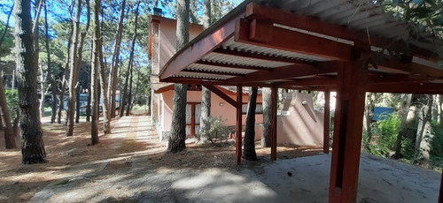 Casa De Tres Dormitorios A 300 Metros Del Mar