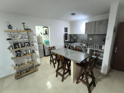 Jv Vende Apartamento Con Espacios Amplios Y Bien Iluminados, Perfecto Para Crear Recuerdos Inolvidables Con Tu Familia. 25-19711