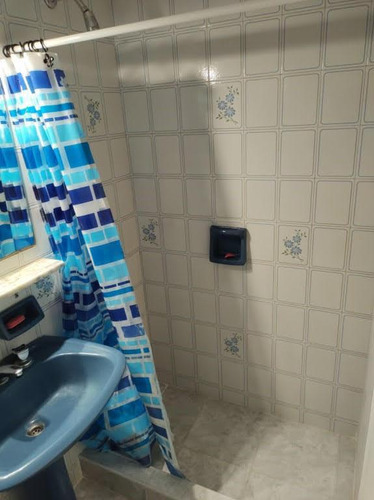 Departamento Cuatro Ambientes Con Dependencia. 25 De Mayo 3000. Venta.