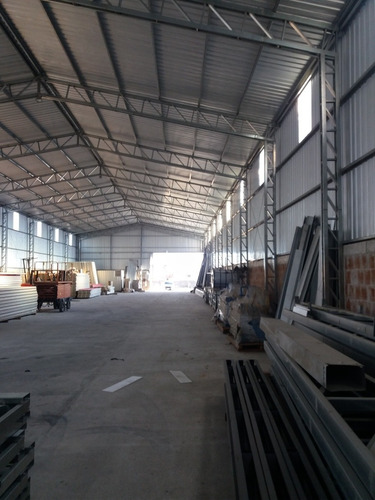 Intrusiones Y Mendoza Importante Local En Acesos De 900mt2