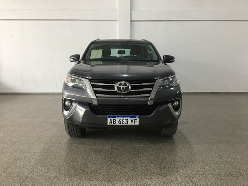 Imagen 2 de 12 de Toyota 2017 Hilux Sw4 Tdi Sr 5as Mt L/16