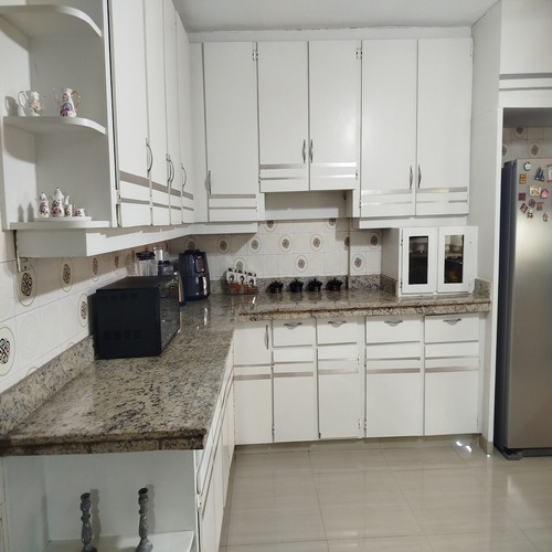 Sky Group Vende Casa En Urbanización La Viña. Inc-441