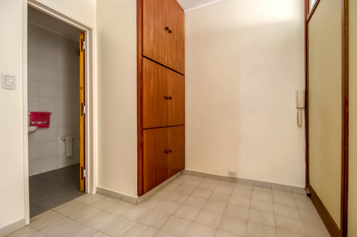Oficina Impecable En Primer Piso De Edificio , Ideal Consultorio