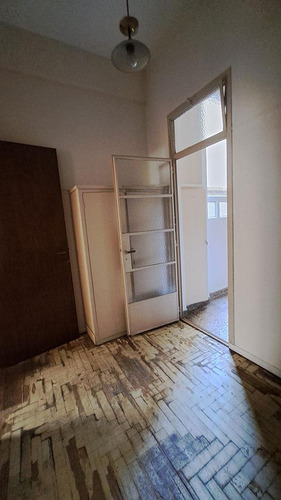 Venta 3 Ambientes Con Dependencia En Balvanera