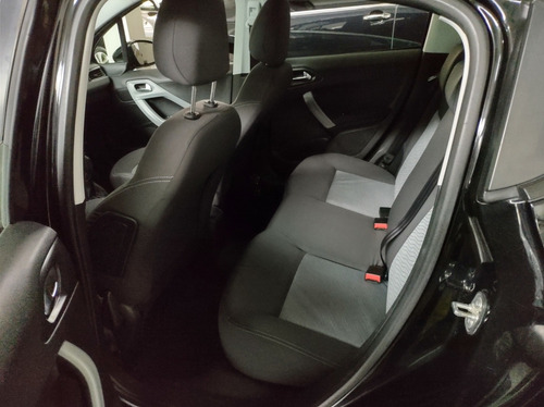Imagen 6 de 8 de Peugeot 208 2015 1.6 Allure