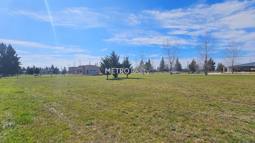 Terreno En Venta Al Golf De 1800 M2 En Fincas De San Vicente