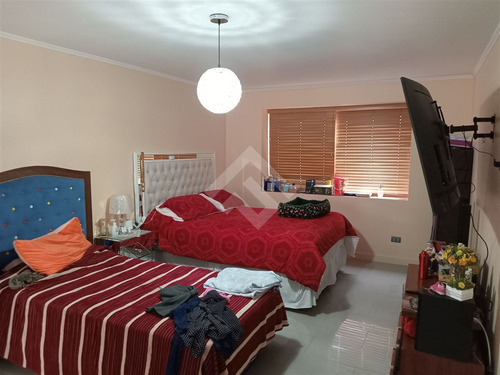 Casa En Venta De 4 Dorm. En Maipú