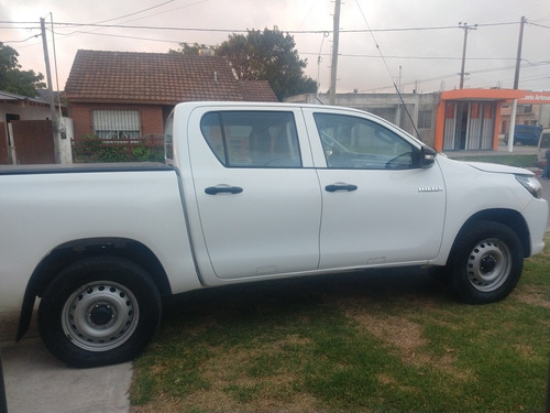 Toyota Hilux Dx 2017 Cd 2,4