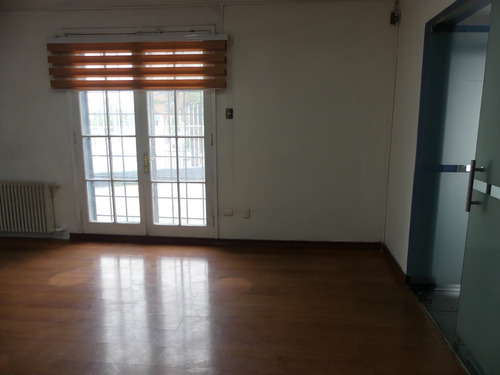 Gran Casa Comercial Dos Pisos, Alta Conectividad