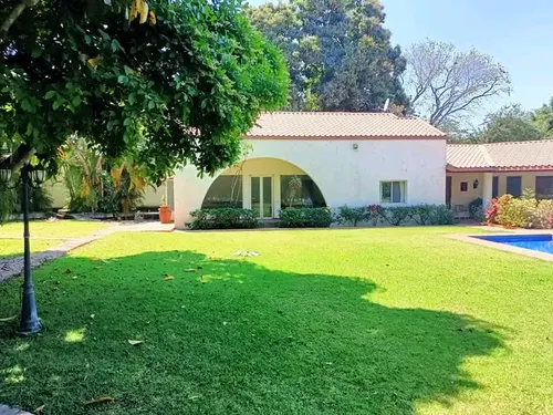 Casa Sola Jardín Maduro Vocación Múltiple